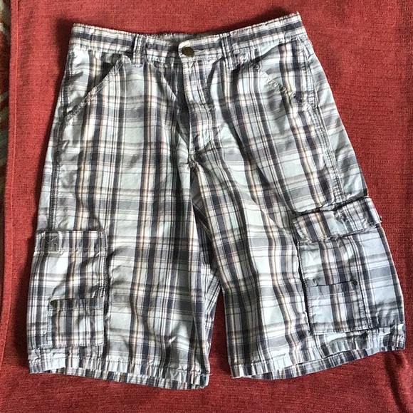 Boy’s plaid cargo-style shorts - Picture 1 of 9
